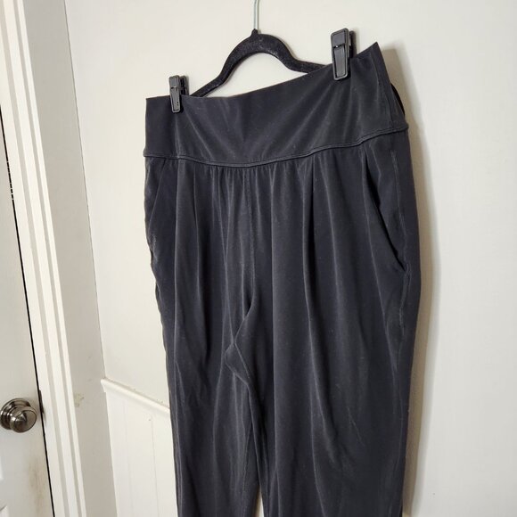 ATHLETA Solid Black Elation Pants - Picture 2 of 7